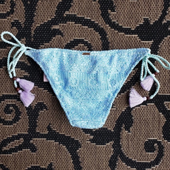 Victoria's Secret Crochet Lace String Teeny Bikini - Picture 4 of 7